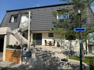 8-Zimmer-Haus kaufen in Wiener Neustadt Land – 297 m², € 949.000 – Bild 2 von 28