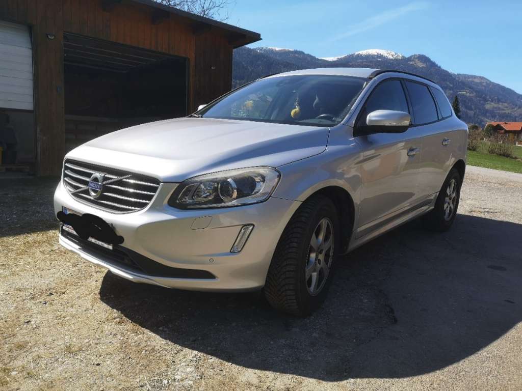 Volvo XC60 D4 Geriatric SUV / Geländewagen