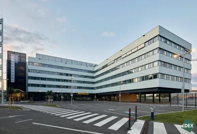 Gewerbeimmobilie mieten in Wien – 1 481 m², € 25