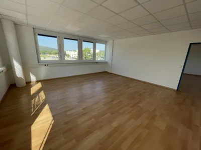 1-Zimmer-Gewerbeimmobilie mieten in Baden – 41 m², € 534 – Bild 4 von 9