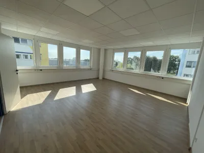 1-Zimmer-Gewerbeimmobilie mieten in Baden – 41 m², € 534 – Bild 8 von 9