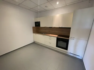 1-Zimmer-Gewerbeimmobilie mieten in Baden – 41 m², € 534 – Bild 9 von 9