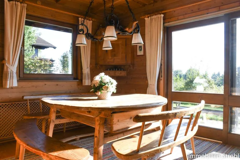 Gediegene Landhausvilla in herrlicher Naturlage von Mattsee - Widok 2