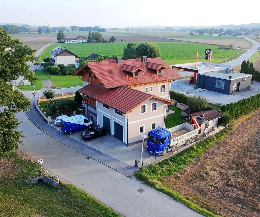 Traumhaftes Mehrfamilienhaus in Mauerkirchen - Ihr neues Zuhause wartet! - Ansicht 2