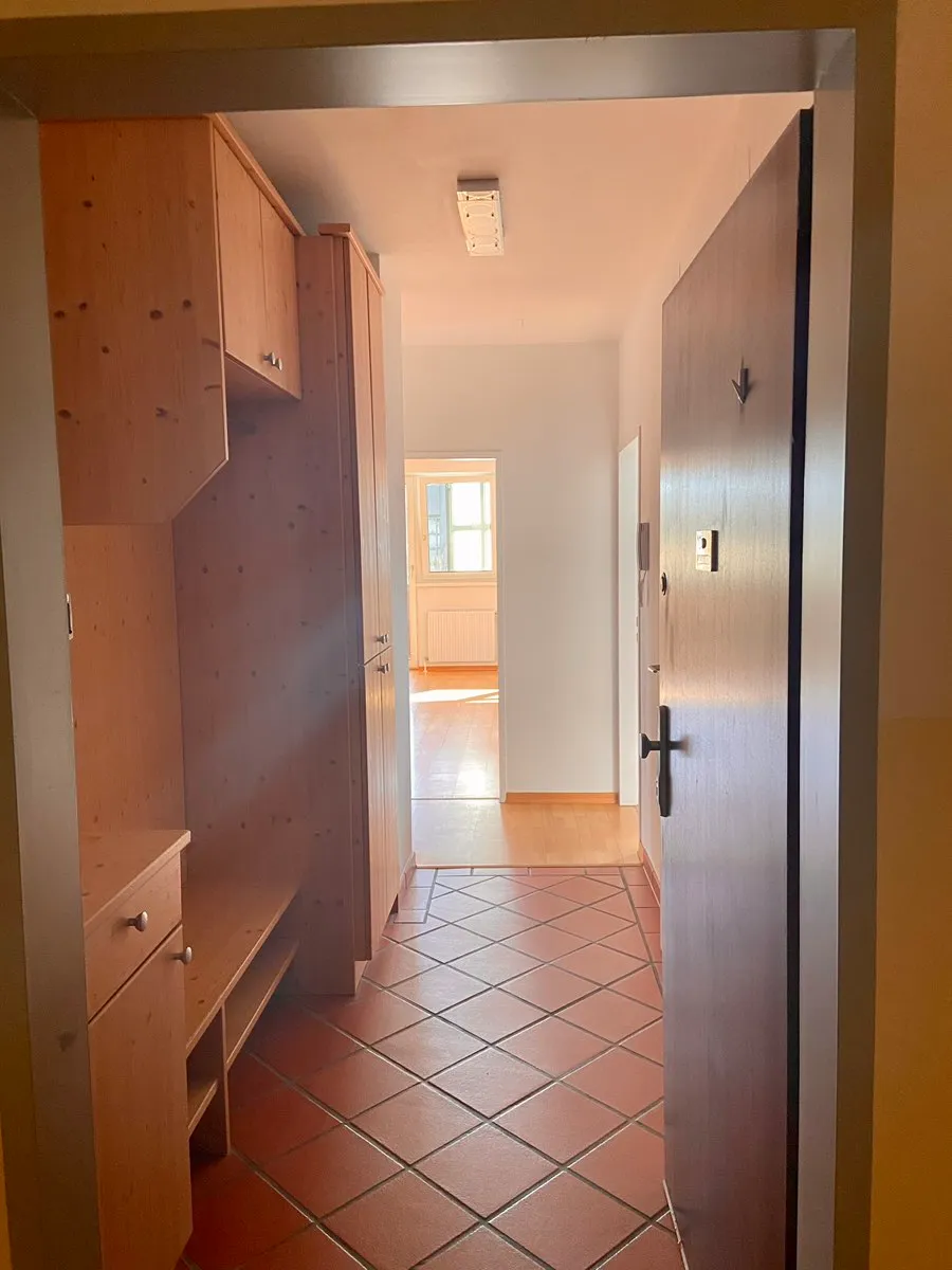 Privat: 4-Zi. Whg. 2. OG - Loggia - Lift & Tiefgarage - Ansicht 2