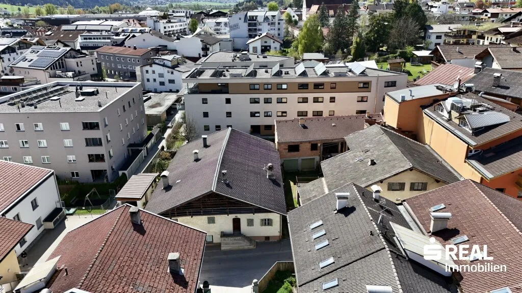 Zentrales Bauträgergrundstück mit Altbestand im Ortskern von Telfs mit Entwicklungspotenzial – pohled 3