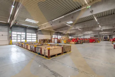 Gewerbeimmobilie mieten in Linz Land – 1 800 m²