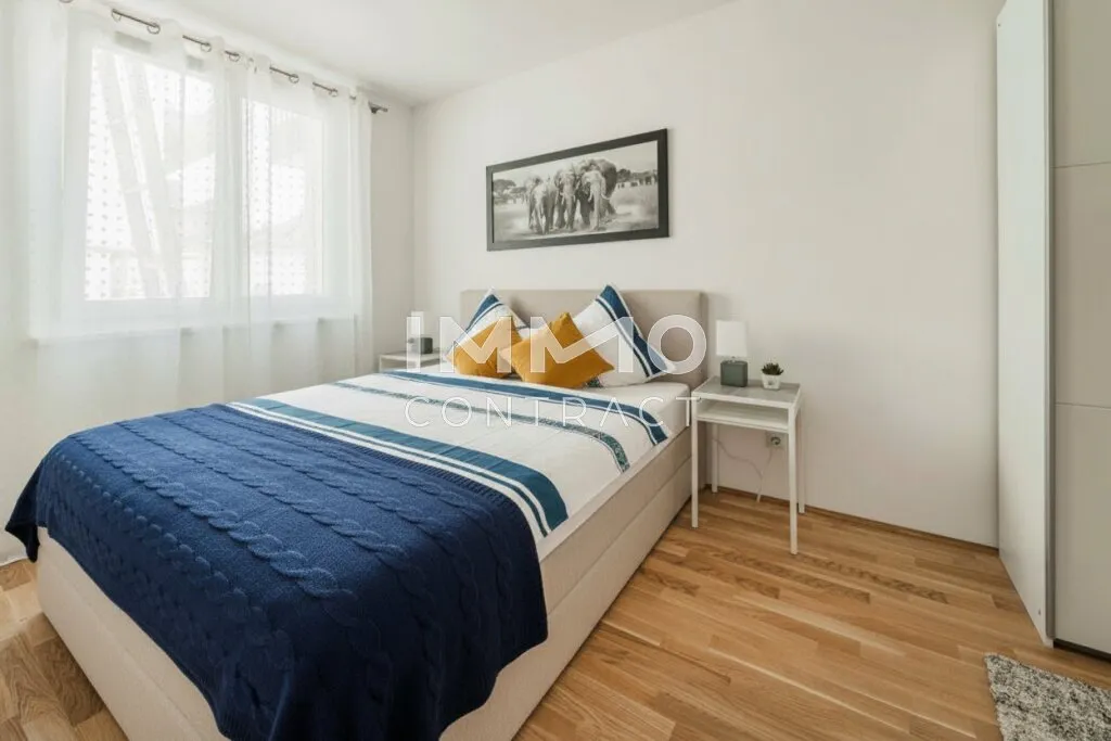 WOHN(T)RAUM OBERLAA: Stilvolle Dachgeschosswohnung - Erstbezug inklusive - Ansicht 2