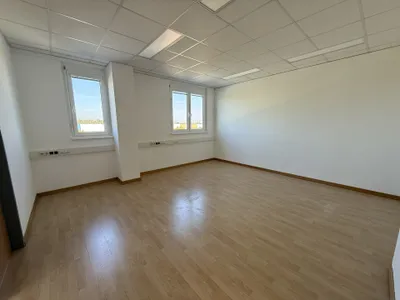 7-Zimmer-Gewerbeimmobilie mieten in Baden – € 3.264 – Bild 3 von 10