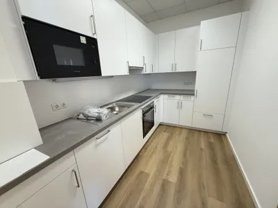 7-Zimmer-Gewerbeimmobilie mieten in Baden – € 3.264 – Bild 7 von 10
