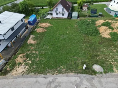 Grundstück kaufen in Wolfsberg – 744 m², € 61.500 – Bild 1 von 4
