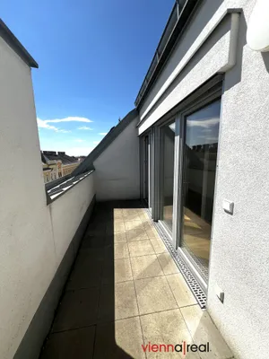 Gemütliche und helle 3-Zimmer Dachgeschosswohnung mit Terrasse nahe U3 Johnstraße/Meiselmarkt – Bild 3