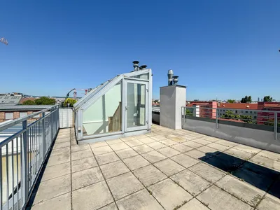 Helle Dachgeschosswohnung mit 3 Schlafzimmern, Kamin & Dachterrasse – Bild 2