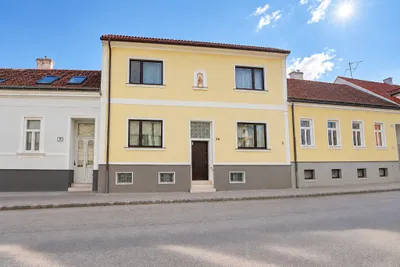6-Zimmer-Haus kaufen in Hollabrunn – 196 m², € 395.000 – Bild 2 von 26