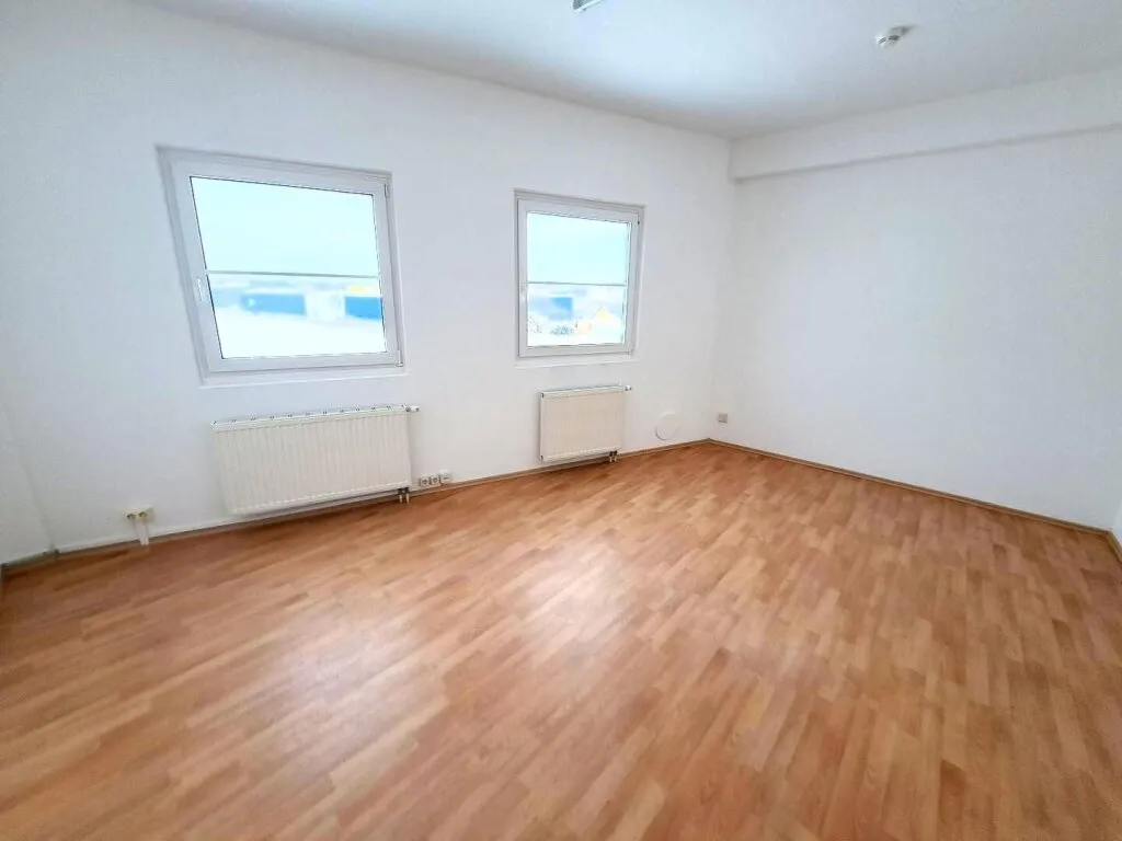 Ihr ALL INCLUSIVE Kleinbüro im Fachmarktzentrum!, Enns