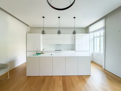 Luxuriöser Altbau! 5-Zimmer-Wohnung in prachtvollem Althaus/ Nähe Servitenviertel & Lycée – Bild 2