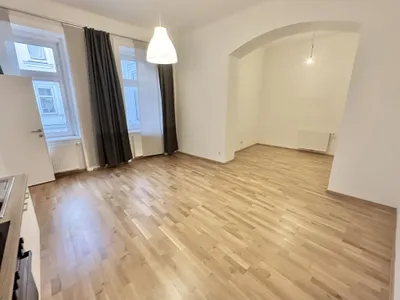 Unbefristete, helle Altbauwohnung mit sehr gutem Grundriss nächst Urania