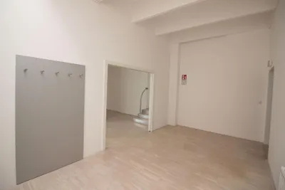 4-Zimmer-Gewerbeimmobilie mieten in Graz – 250 m², € 1.800 – Bild 5 von 9