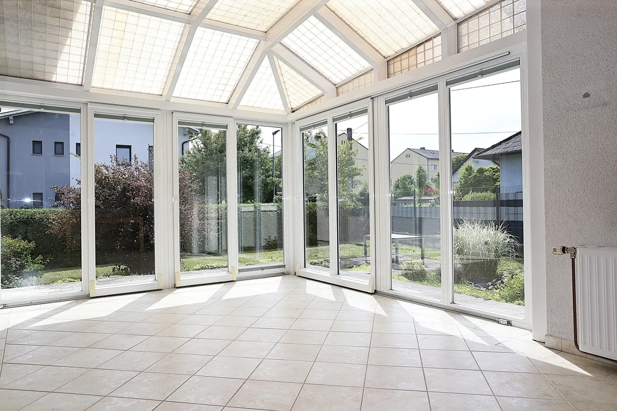 Gepflegter, bezugsfertiger 6-Zimmer-Bungalow auf 874 m² ebenem Grund - Widok 3