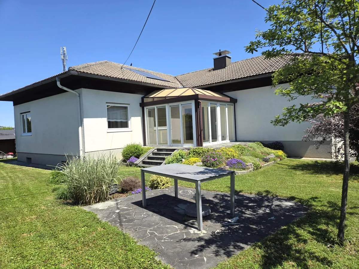 Gepflegter, bezugsfertiger 6-Zimmer-Bungalow auf 874 m² ebenem Grund, Sierning