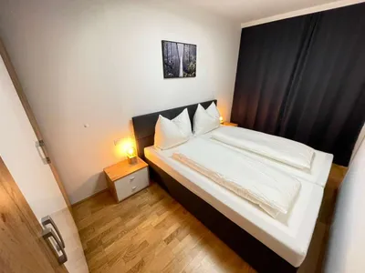 Stilvoll möblierte 2-Zimmer-Wohnung mit Balkon - bezugsbereit – Bild 2