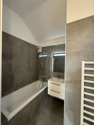 NEU! Perfekt gelegen! Geräumige 2-Zimmer-Dachgeschosswohnung! – Bild 3
