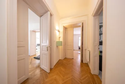 6-Zimmer-Wohnung mieten in Salzburg Stadt – 175 m², € 2.518 – Bild 1 von 10