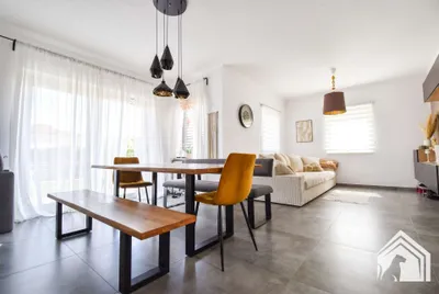 6-Zimmer-Haus kaufen in Klagenfurt Land – 154 m², € 490.000 – Bild 2 von 9