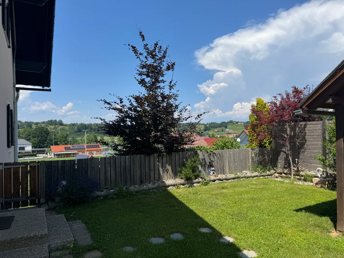 Ein- oder Zweifamilienhaus mit großem Garten & 3-fach Carport in bester Südweststeiermark-Lage. - Ansicht 3