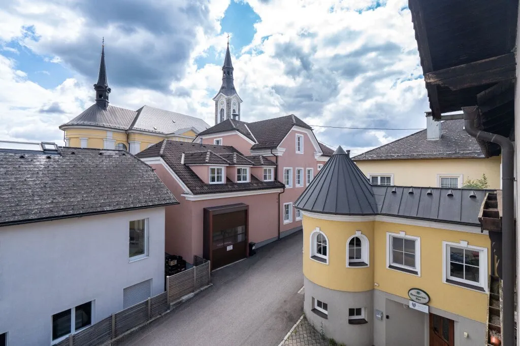 Bezirk Rohrbach: Attraktives Zinshaus mit 3 Wohnungen zu KAUFEN! - Ansicht 2