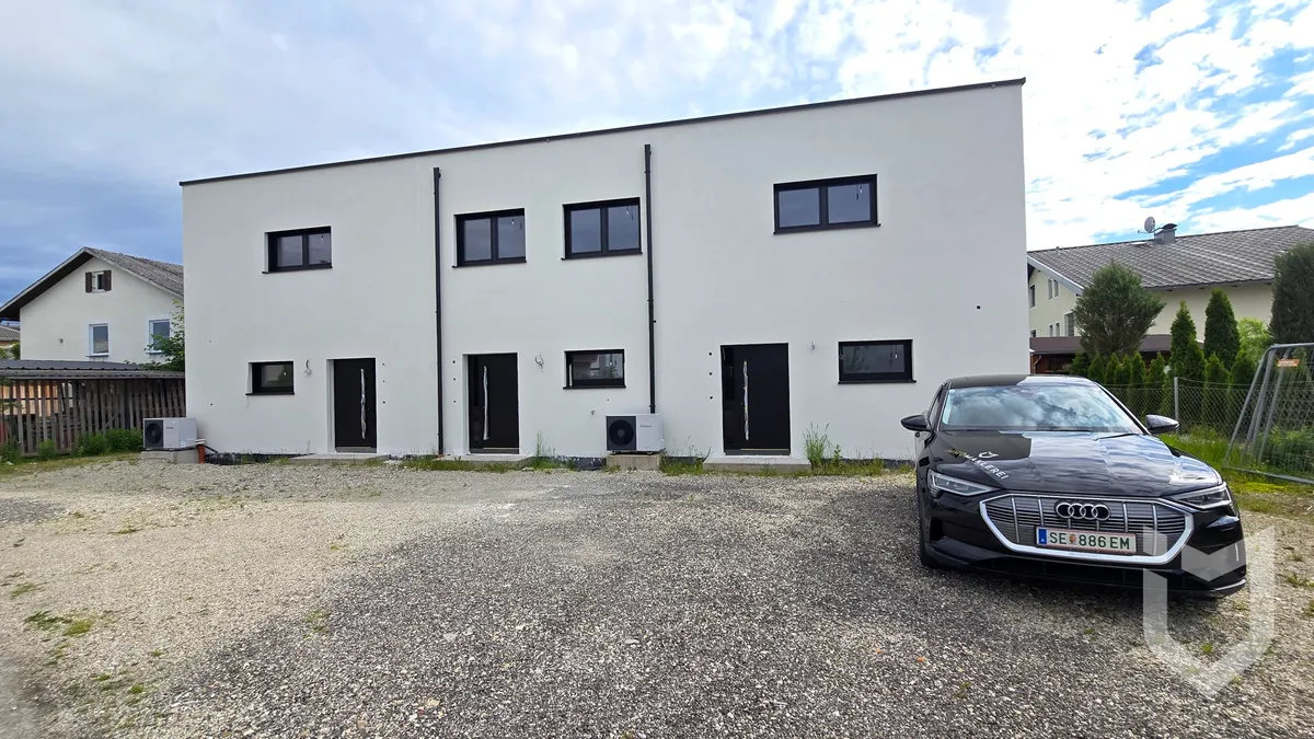 EXKLUSIVER FAMILIENHIT - REIHENENDHAUS MIT EIGENGARTEN UND POOL - Widok 2