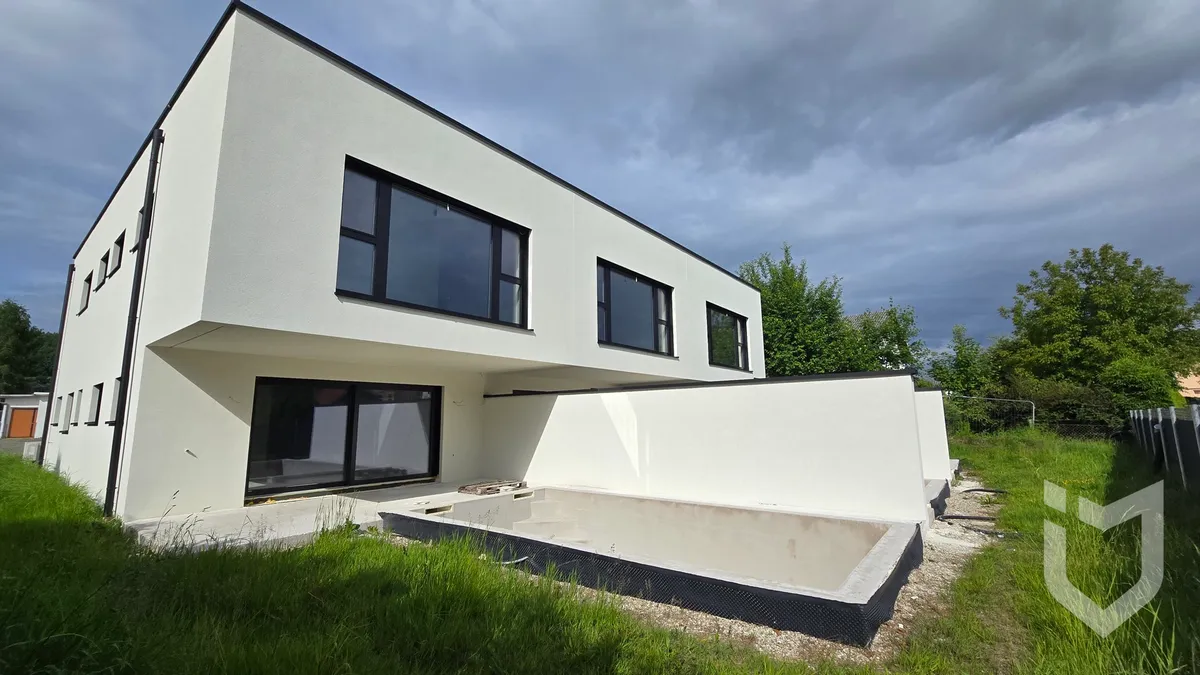 EXKLUSIVER FAMILIENHIT - REIHENENDHAUS MIT EIGENGARTEN UND POOL - Widok 3