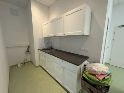 4-Zimmer-Gewerbeimmobilie mieten in Baden – 149 m², € 2.225 – Bild 9 von 12