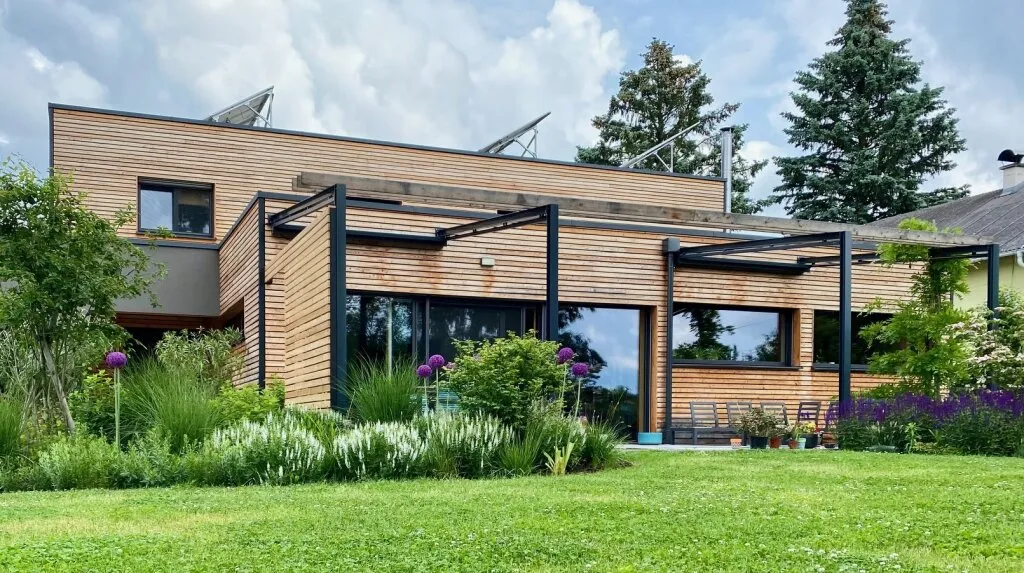 Modernes Wohnhaus in ruhiger Grünlage - Widok 2