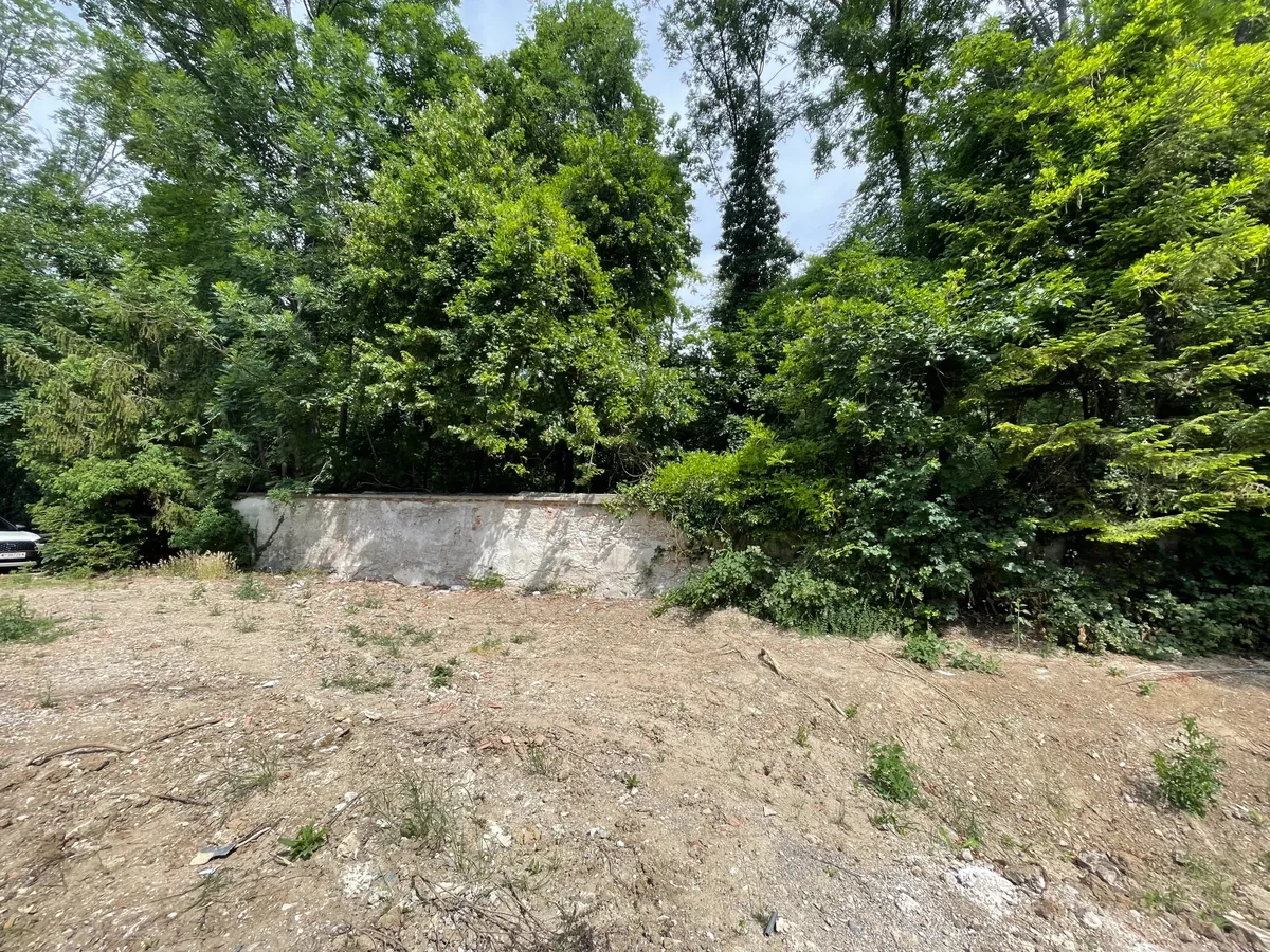 Traumhaftes Baugrundstück direkt am Schlosspark