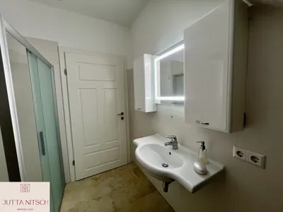 7-Zimmer-Gewerbeimmobilie kaufen in Baden – 219,82 m², € 629.000 – Bild 18 von 31