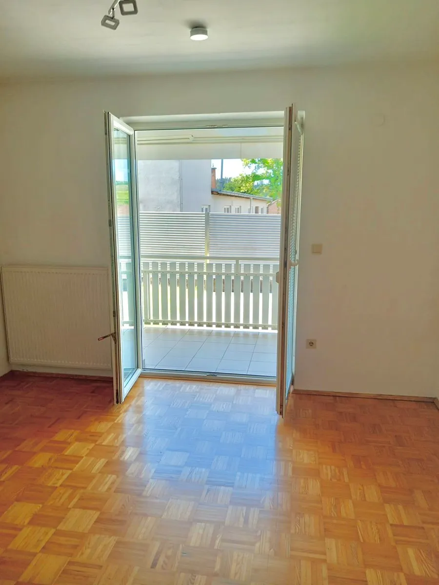 [Privat] Helle & ruhige 2-Zimmer-Wohnung mit Balkon in Klagenfurt | Parkplatz & großes Kellerabteil inklusive – pohled 2