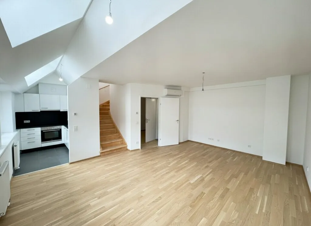 1-Monat Mietfrei! Lichtdurchflutete 2-Zimmer-Maisonettewohnung mit Klimaanlage! - Ansicht 2