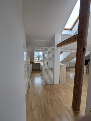 Helle, vollmöblierte, klimatisierte Dachgeschosswohnung mit Dachterrasse nähe U6 / AKH – Bild 3