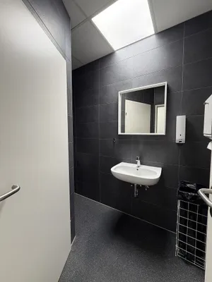 4-Zimmer-Gewerbeimmobilie mieten in Wien – 168 m², € 1.787 – Bild 37 von 39