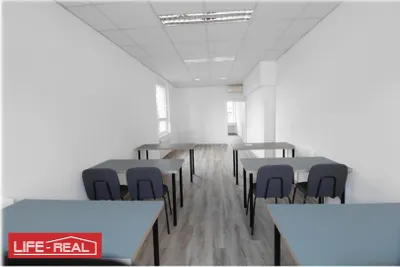 15-Zimmer-Gewerbeimmobilie mieten in Linz – 570 m², € 4.583 – Bild 6 von 13