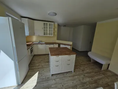 Schöne helle ebenerdige 105m2 Wohnung Gartenbenützung, photo 2