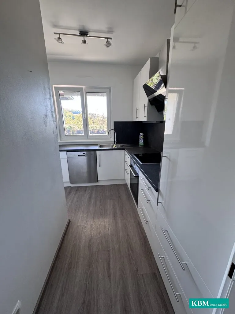 geräumige 3 Zimmer Wohnung mit Loggia und KFZ-Abstellplatz im Carport - Ansicht 2