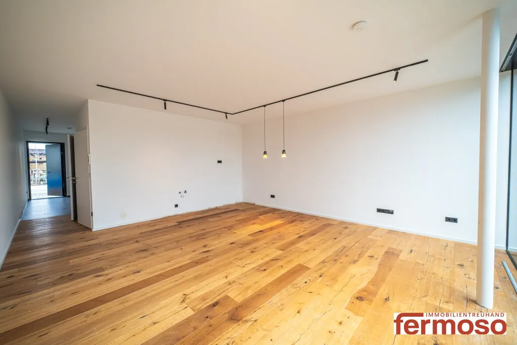 Charmante Gartenwohnung mit 2 Zimmern - ca. 62,12 m² Wohnfläche & 21,00 m² Garten PROVISIONSFREI – pohled 2