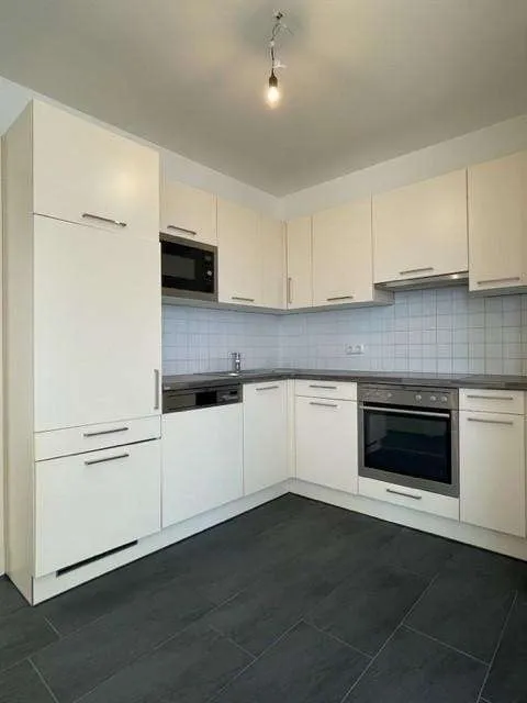 Helle 2-Zimmer-Wohnung mit Klimaanlage - Ansicht 2