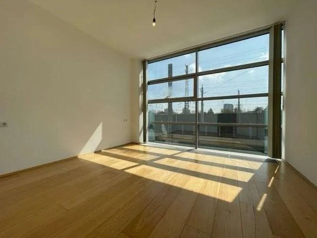 Helle 2-Zimmer-Wohnung mit Klimaanlage - Ansicht 3
