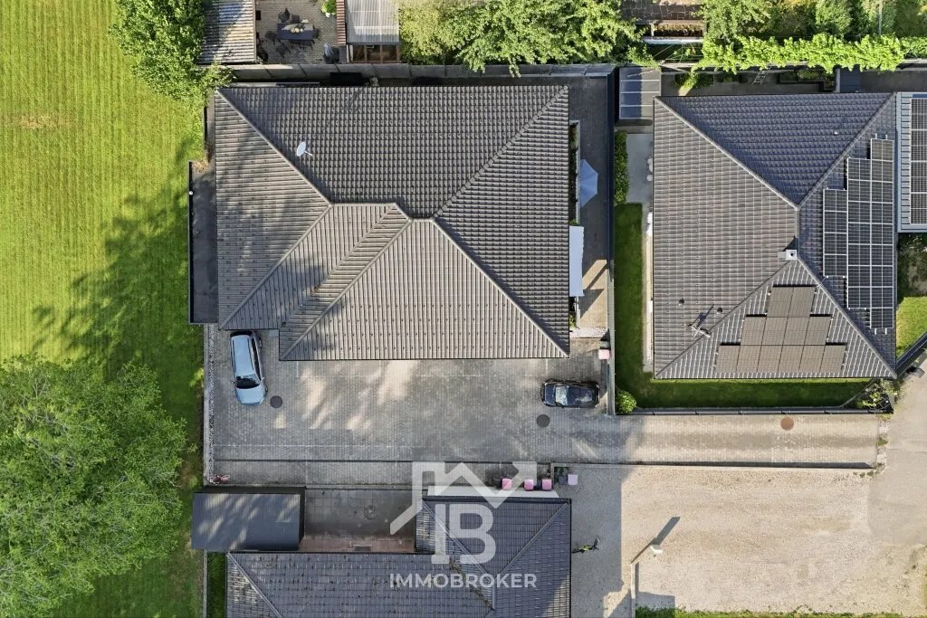 Attraktives Zinshaus in Munderfing mit 4 Wohnungen und 7 Stellplätzen - Ansicht 3