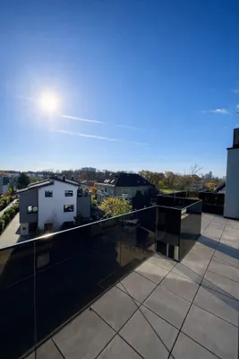 Luxury Living! Penthouse mit knapp 30qm Dachterrasse! Skyline und Kahlenberg Blick! Garage! U2! – Bild 2