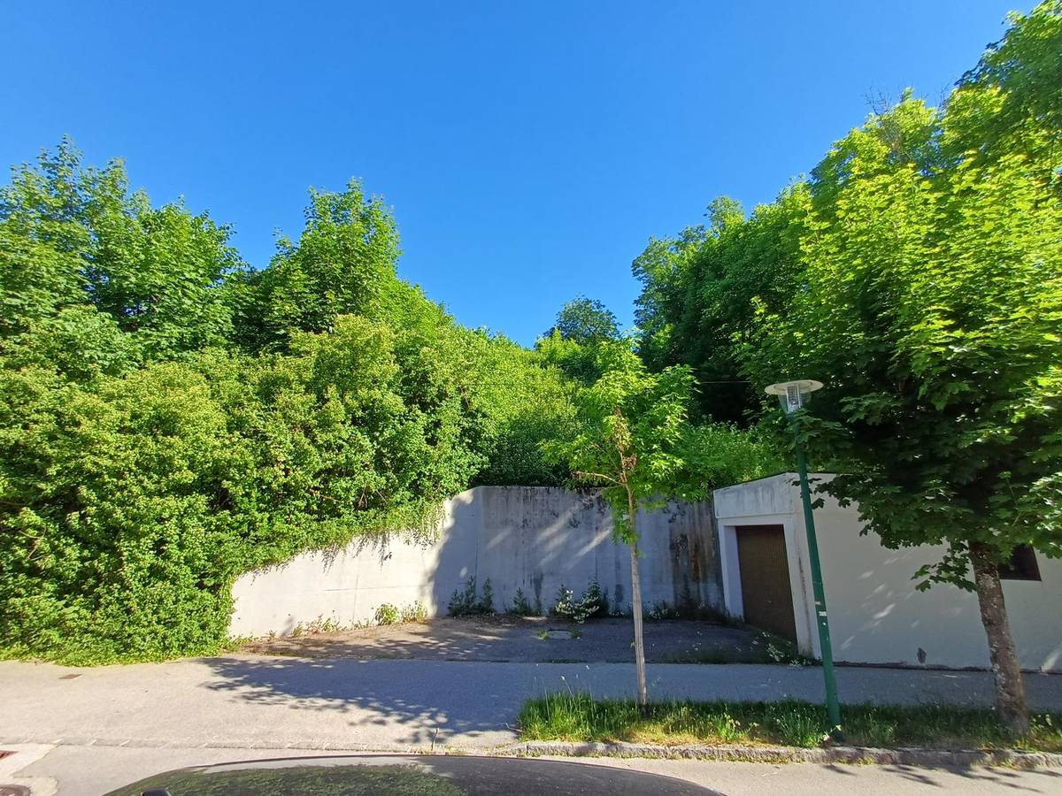 Gmunden: Absolute Rarität im Villenviertel! Unbebautes Grundstück mit etwas Seeblick in Bestlage! - Ansicht 3