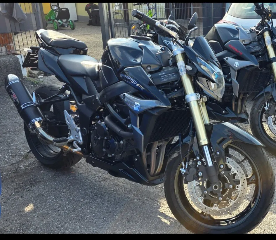 Suzuki GSR
